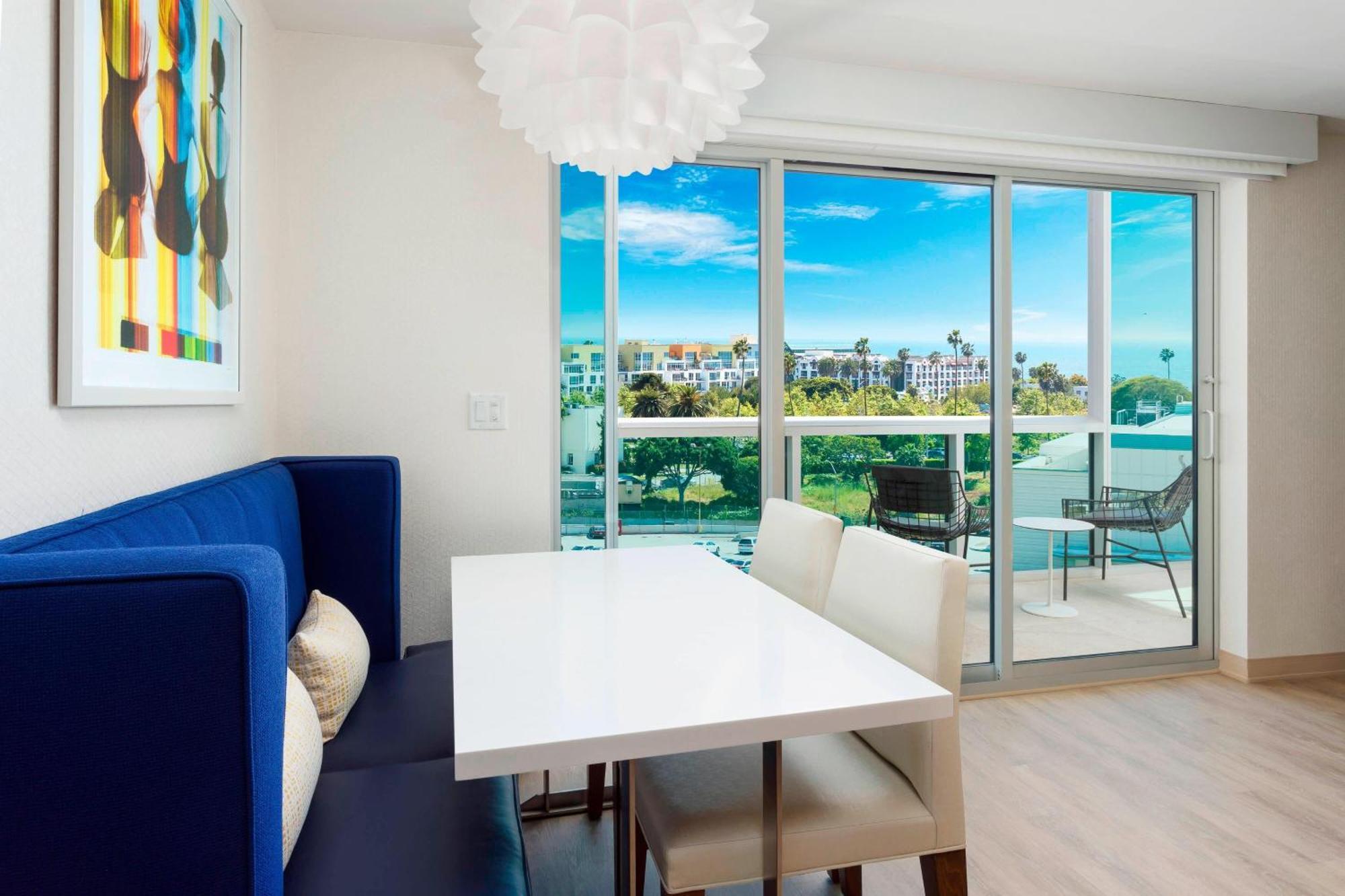 Hotel Courtyard By Marriott Santa Monica