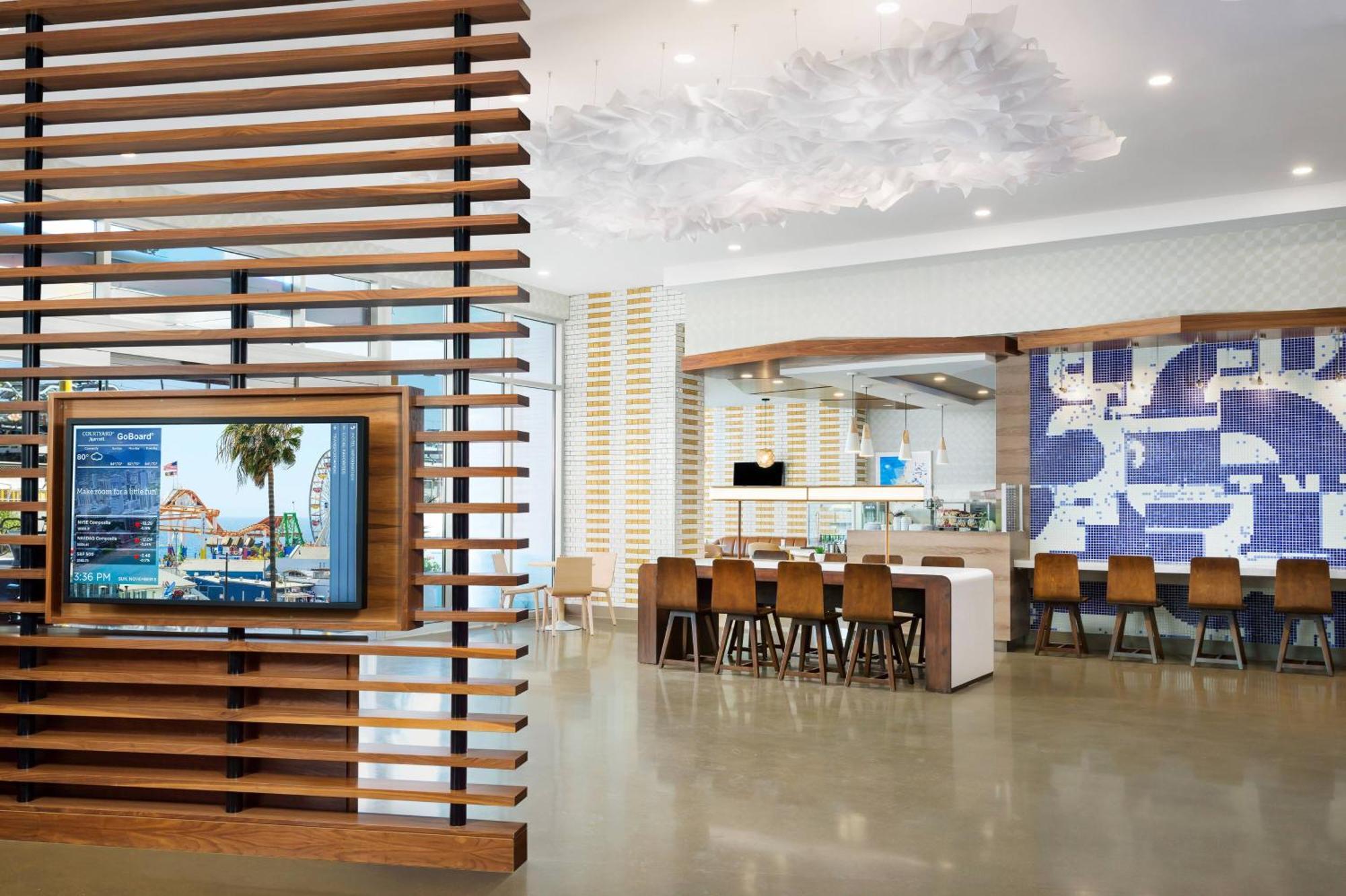 Courtyard By Marriott Hotel