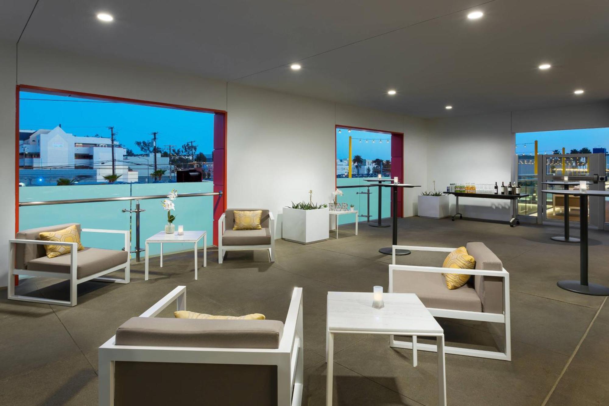 Courtyard By Marriott Hotel