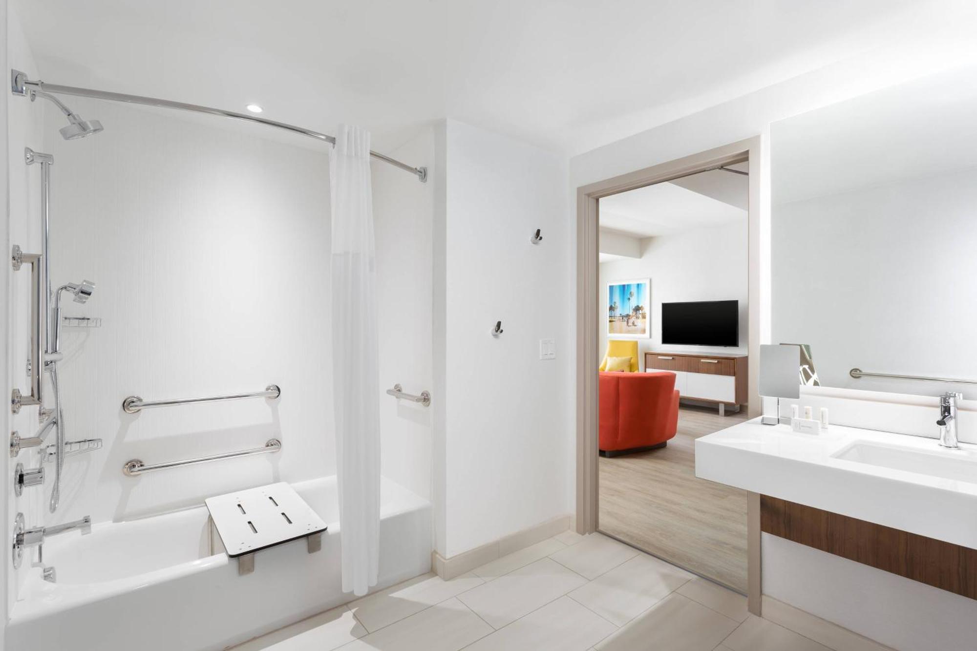 Courtyard By Marriott 3*