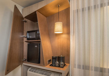 Courtyard By Marriott Hotel