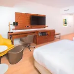 Courtyard By Marriott Santa Monica