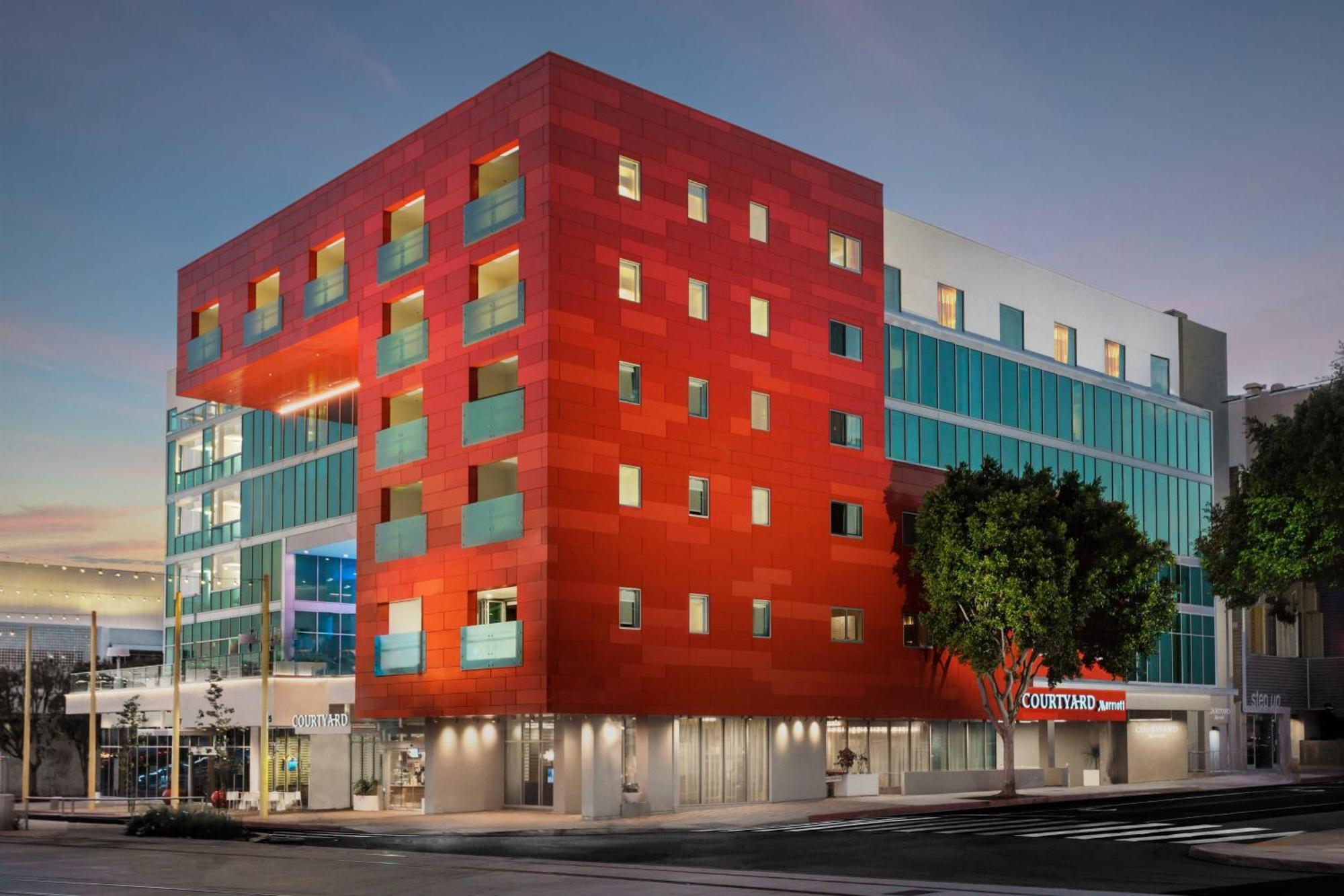 Courtyard By Marriott Hotel 3*